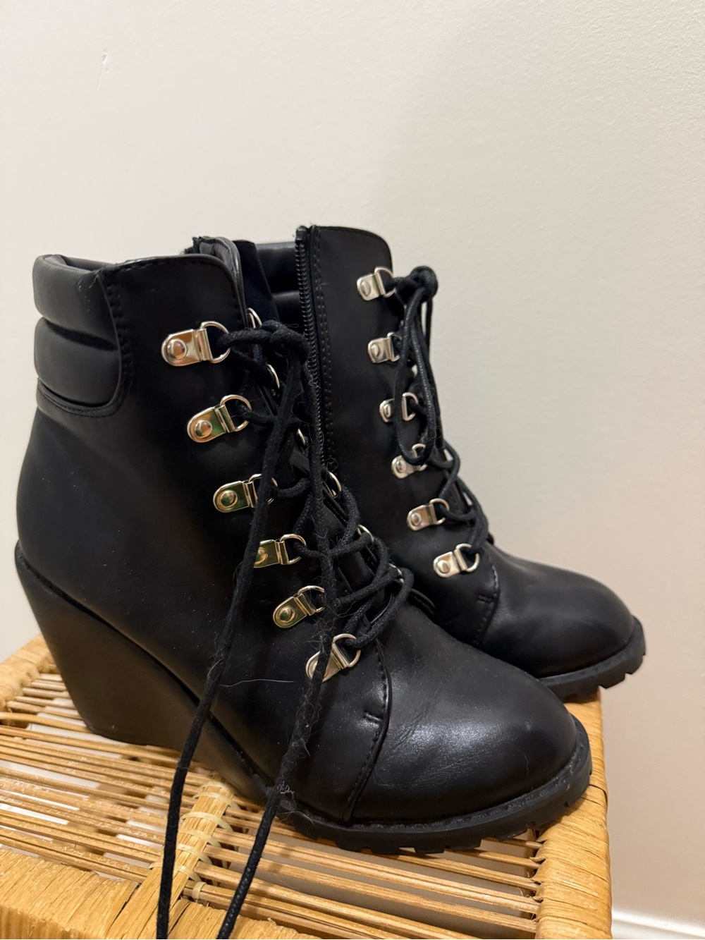 Black heeled boots